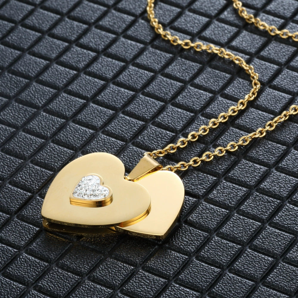 Love necklace. It can be engraved with words.