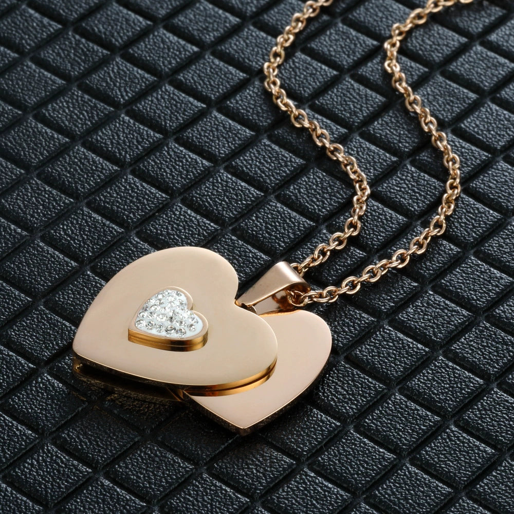 Love necklace. It can be engraved with words.